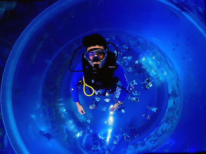 如何控制中性浮力？