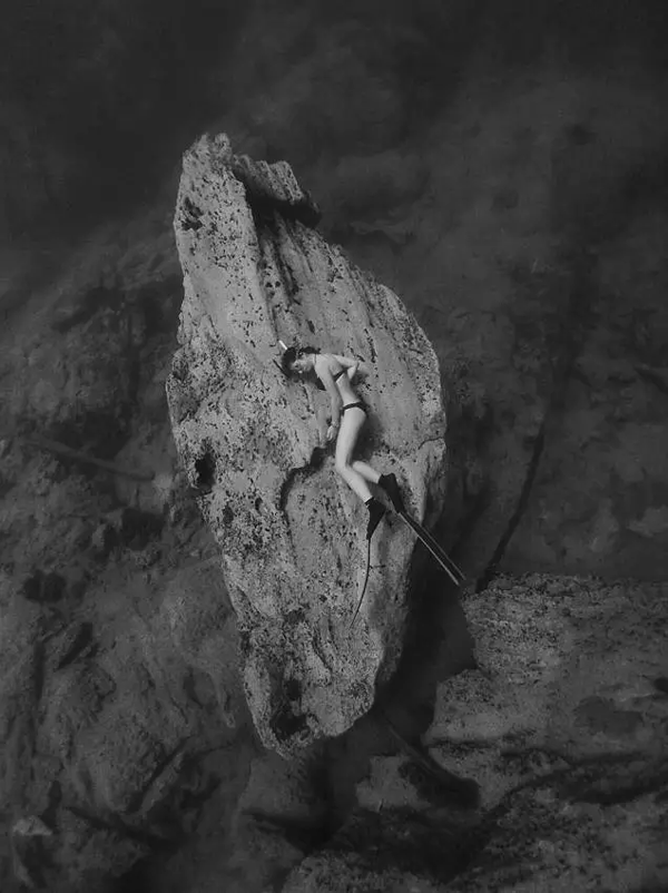 潛水拍照新姿勢，放下你的剪刀手，我們來這樣拍